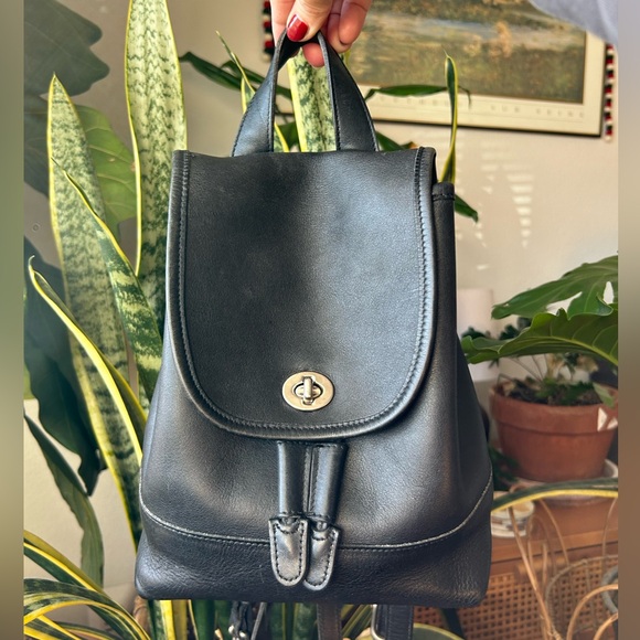 Vintage Coach Black 2000 Costa Rica Small Daypack with Nickel Hardware 9960 - Picture 1 of 8